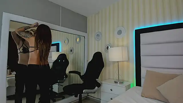 Valeriasaenzz  online show from 12/18/24, 06:14