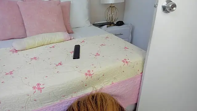 Valeriasaenzz  online show from 02/07/25, 04:59