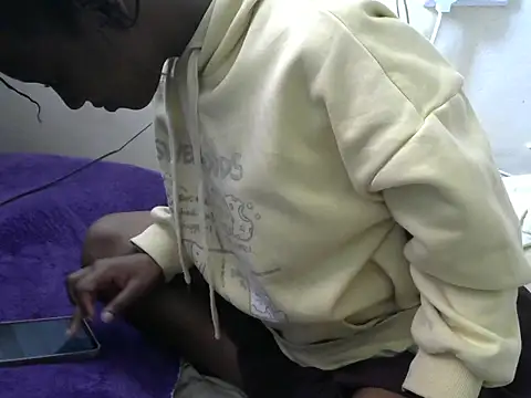 Ma-yolo001 online show from 10/06/25, 09:18