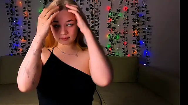 AlicePopsy online show from 02/04/25, 10:10