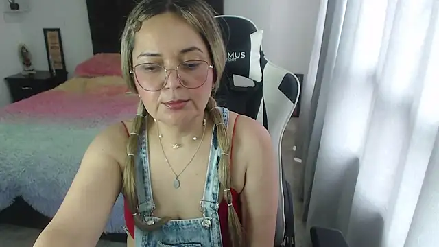 Snapshot of samy_vsn chatting on 02/08/25, 05:18 samy vsn online show from 02/08/25, 05:18