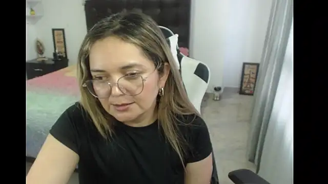 Snapshot of samy_vsn chatting on 03/02/25, 10:27 samy vsn online show from 03/02/25, 10:27