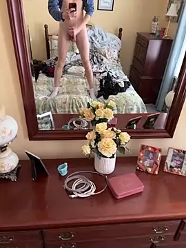 Snapshot of sixincher601 chatting on 01/04/25, 05:05 sixincher601 online show from 01/04/25, 05:05