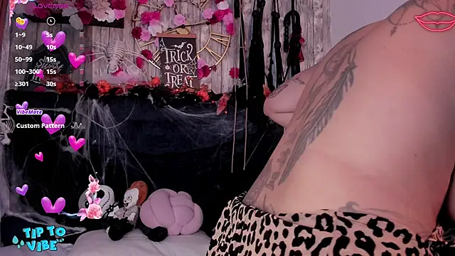 Neko Misaki online show from 11/11/25, 11:54