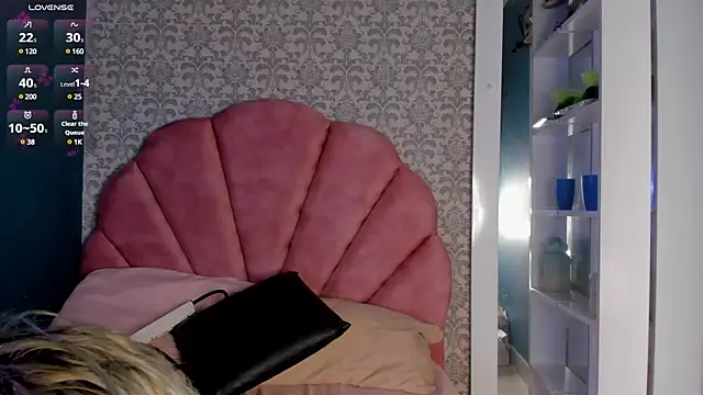 Snapshot of Samantha_cp_ chatting on 03/14/25, 12:18 Samantha cp online show from 03/14/25, 12:18