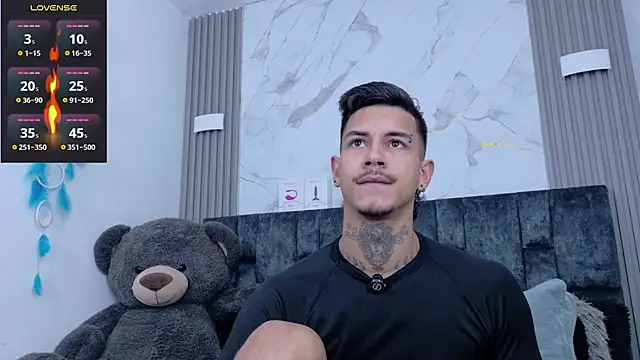 JAYCOB00 online show from 12/04/25, 10:02