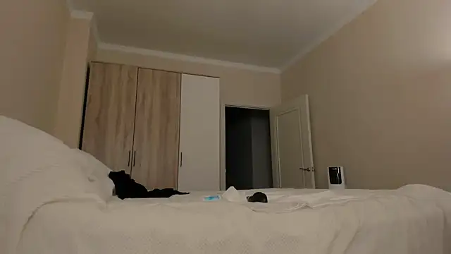 CharlotteWells online show from 03/15/25, 05:26