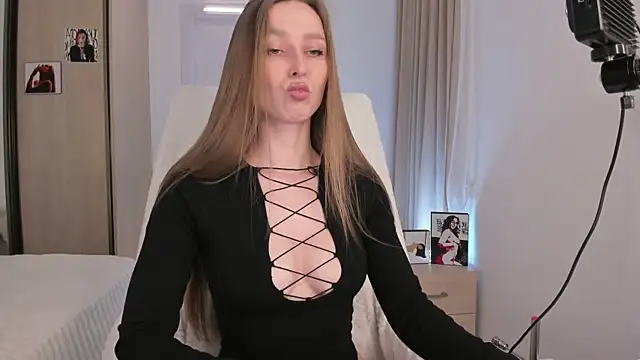 Snapshot of CharlotteWells chatting on 12/20/25, 05:53 CharlotteWells online show from 12/20/25, 05:53