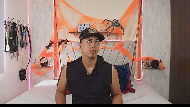 Liana Asaff online show from 10/20/25, 06:30