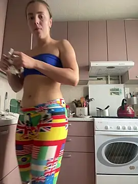 Snapshot of AlisaKissss chatting on 09/15/25, 07:30 AlisaKissss online show from 09/15/25, 07:30