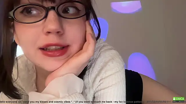 Snapshot of electric_babe chatting on 06/04/26, 01:28 electric babe online show from 06/04/26, 01:28