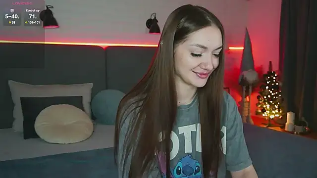 Snapshot of Micky__love chatting on 01/15/25, 01:34 Micky love online show from 01/15/25, 01:34