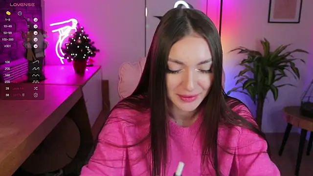 Snapshot of Micky__love chatting on 01/18/25, 09:02 Micky love online show from 01/18/25, 09:02