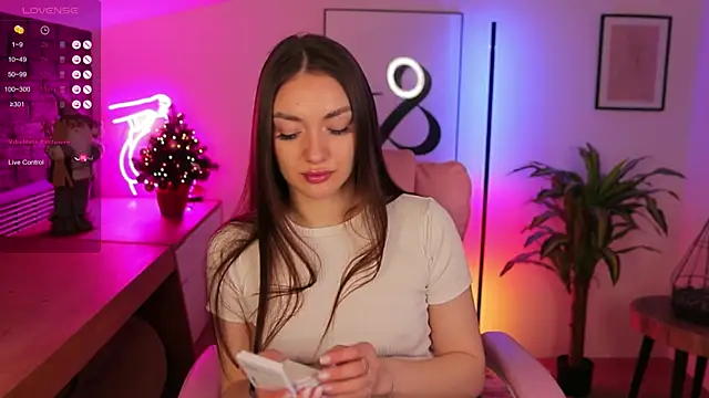 Snapshot of Micky__love chatting on 01/20/25, 07:25 Micky love online show from 01/20/25, 07:25