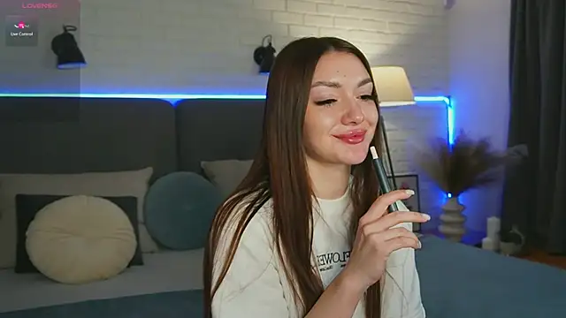 Snapshot of Micky__love chatting on 02/01/25, 04:24 Micky love online show from 02/01/25, 04:24