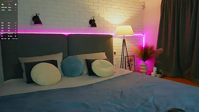 Snapshot of Micky__love chatting on 02/07/25, 10:41 Micky love online show from 02/07/25, 10:41