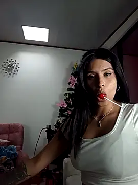 Snapshot of _elektrah chatting on 12/18/25, 08:15 elektrah online show from 12/18/25, 08:15