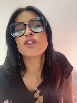 Snapshot of _elektrah chatting on 04/22/26, 05:03 elektrah online show from 04/22/26, 05:03