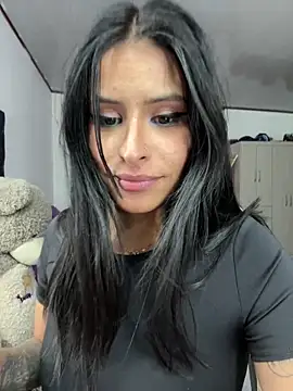 Snapshot of _elektrah chatting on 05/01/26, 01:10 elektrah online show from 05/01/26, 01:10
