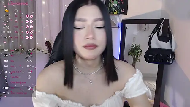 mily thomson b  online show from 10/21/25, 08:53