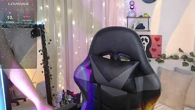 mily thomson b  online show from 11/27/25, 07:49