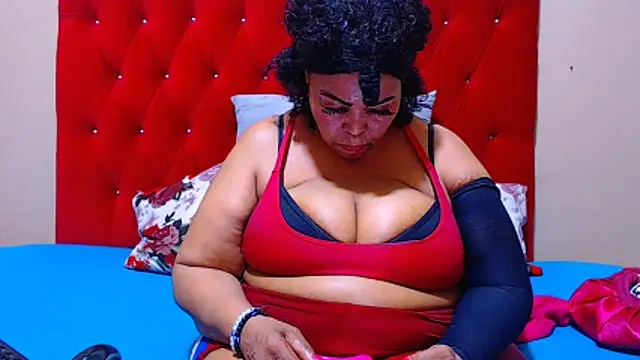 Snapshot of ebonycandy10 chatting on 12/21/25, 12:07 ebonycandy10 online show from 12/21/25, 12:07