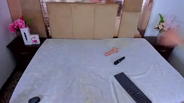 LizBrook online show from 10/07/25, 07:22