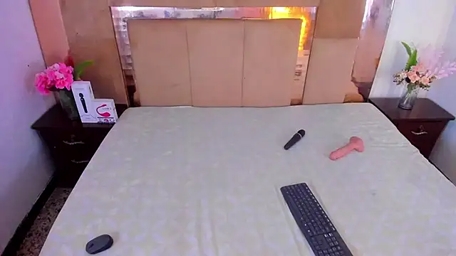 LizBrook online show from 10/22/25, 07:13