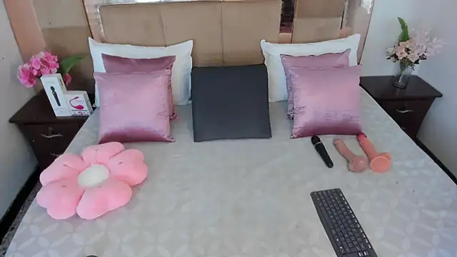 LizBrook online show from 03/14/26, 07:30