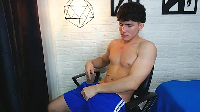 Snapshot of james_scott18 chatting on 12/02/24, 03:37 james scott18 online show from 12/02/24, 03:37