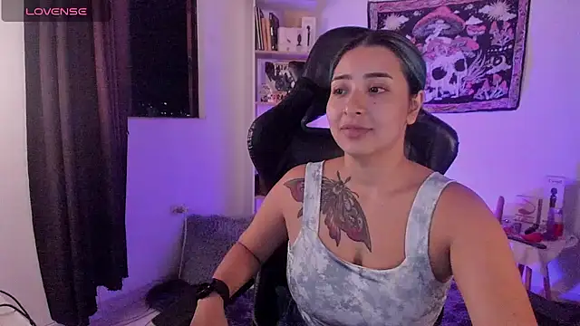 sweetcoralinee online show from 10/08/25, 11:13