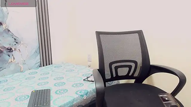 Snapshot of Rubi_30 chatting on 11/22/25, 11:53 Rubi 30 online show from 11/22/25, 11:53