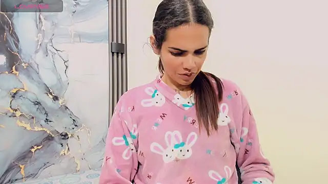 Snapshot of Rubi_30 chatting on 11/25/25, 11:43 Rubi 30 online show from 11/25/25, 11:43