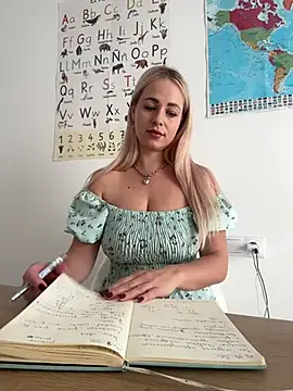 streetdoll online show from 02/06/25, 08:39