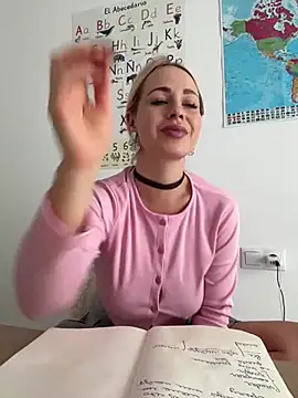 streetdoll online show from 02/07/25, 11:01