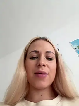 streetdoll online show from 02/09/25, 03:34