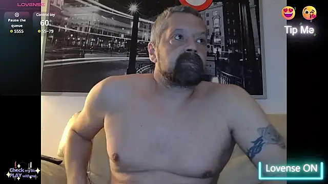 Snapshot of northman1977 chatting on 01/10/25, 08:26 northman1977 online show from 01/10/25, 08:26