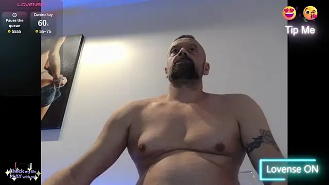 Snapshot of northman1977 chatting on 01/17/25, 03:32 northman1977 online show from 01/17/25, 03:32