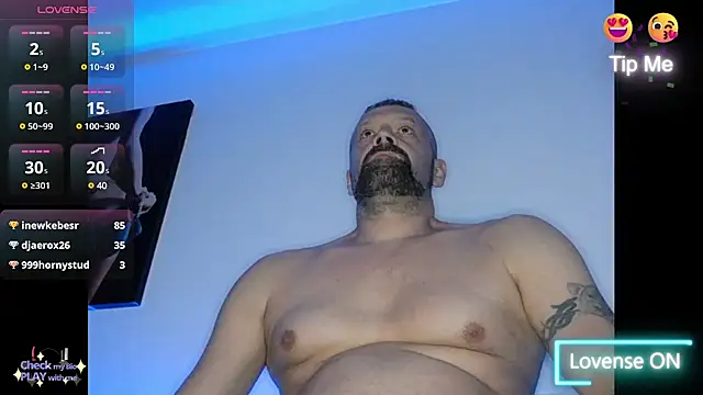 Snapshot of northman1977 chatting on 01/17/25, 06:54 northman1977 online show from 01/17/25, 06:54