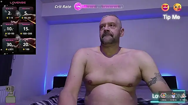 Snapshot of northman1977 chatting on 12/01/25, 04:12 northman1977 online show from 12/01/25, 04:12