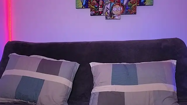 catalina y tylerjhons online show from 01/17/25, 05:42