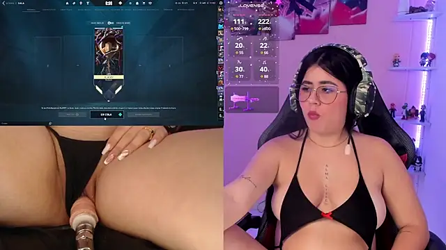 Snapshot of DanielaHang chatting on 01/15/25, 04:11 DanielaHang online show from 01/15/25, 04:11