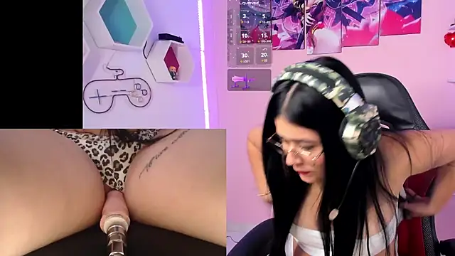 Snapshot of DanielaHang chatting on 03/14/25, 01:24 DanielaHang online show from 03/14/25, 01:24