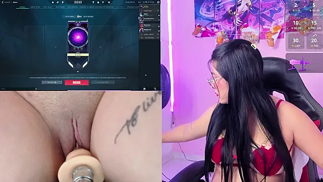 Snapshot of DanielaHang chatting on 10/17/25, 01:46 DanielaHang online show from 10/17/25, 01:46