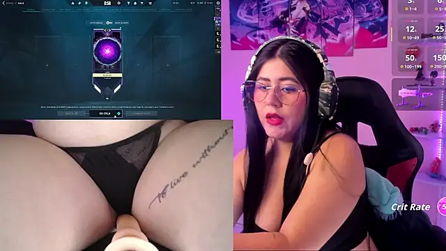 Snapshot of DanielaHang chatting on 11/07/25, 01:44 DanielaHang online show from 11/07/25, 01:44