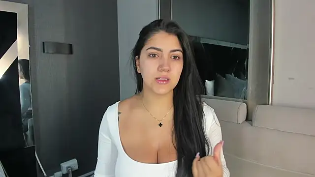 PaulinaDuarte online show from 04/16/26, 11:55