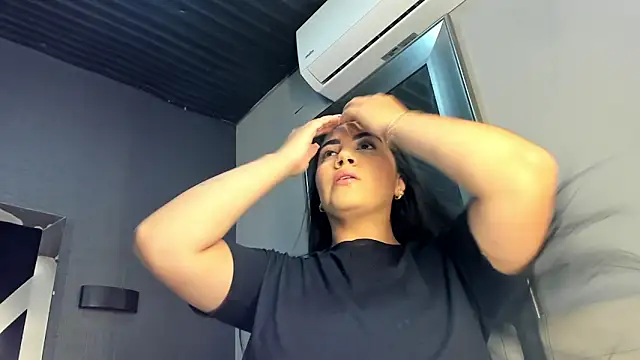 Snapshot of PaulinaDuarte chatting on 05/25/26, 11:16 PaulinaDuarte online show from 05/25/26, 11:16