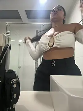 Snapshot of PaulinaDuarte chatting on 07/10/26, 10:29 PaulinaDuarte online show from 07/10/26, 10:29