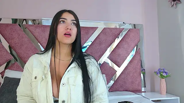 Snapshot of PaulinaDuarte chatting on 07/15/26, 11:26 PaulinaDuarte online show from 07/15/26, 11:26