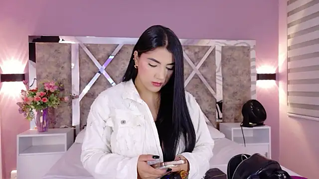 Snapshot of PaulinaDuarte chatting on 07/29/26, 11:30 PaulinaDuarte online show from 07/29/26, 11:30